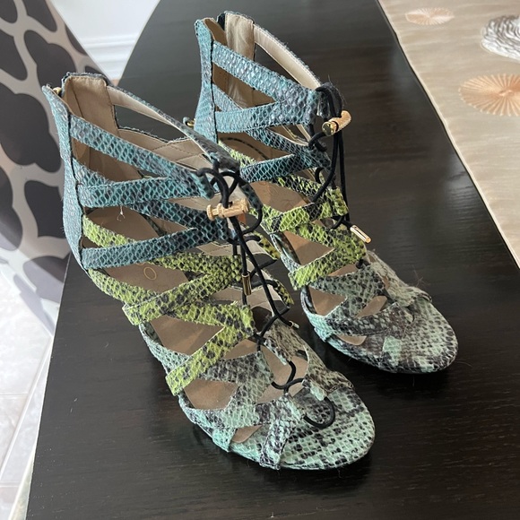 Sandals - Picture 2 of 2